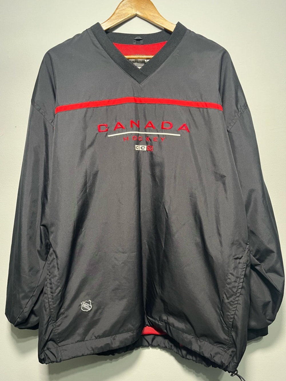 Vintage 2000s CCM Canada, NHL, hockey windbreaker pullover jacket men’s large